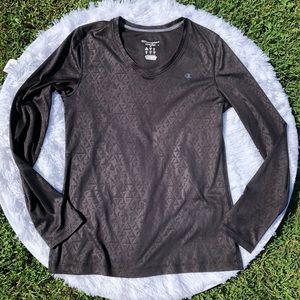 Champion black triangle geometric patterned top M